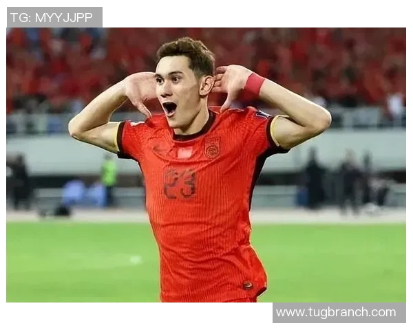 拜合拉木精准传中助力球队逆转胜利展现出色技术与战术配合