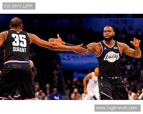 东部后卫竞争激烈NBA全明星投票引发球迷热议与期待 东部后卫竞争激烈NBA全明星投票引发球迷热议与期待